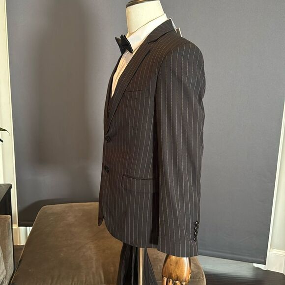 Men’s Black Pinstripe 3 Piece Suit 2 Button Closure Size 44 Jacket 40 Pants NEW - Picture 4 of 16
